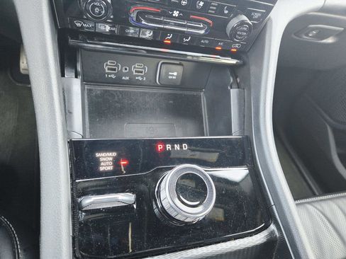 Used 2024 Jeep Grand Cherokee Limited w/ Luxury Tech Group II image 32