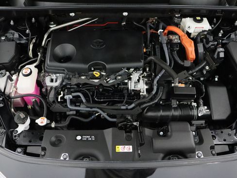 Used 2021 Toyota RAV4 XLE image 40