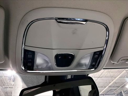 Used 2016 Jeep Cherokee Latitude w/ Comfort/Convenience Group image 35