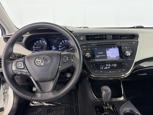 Used 2015 Toyota Avalon XLE Touring FWD image 3