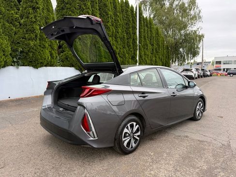 Used 2017 Toyota Prius Prime Plus FWD image 7