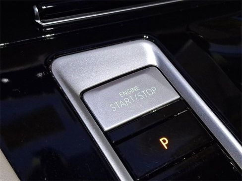 Used 2024 Volkswagen Atlas SEL Premium R-Line image 26