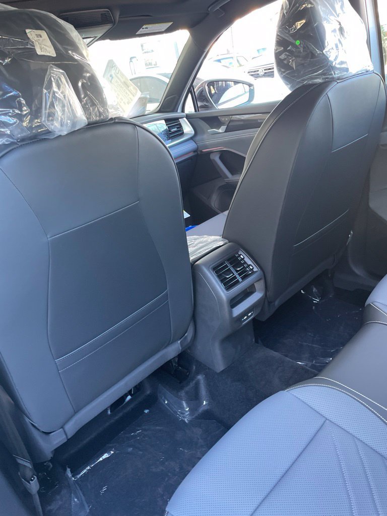 New 2026 Volkswagen Tiguan SE R-Line AWD/4WD image 17