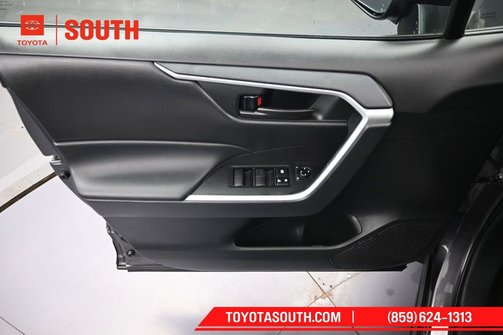 Used 2024 Toyota RAV4 LE FWD image 22