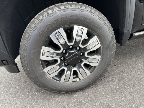 New 2026 GMC Sierra 2500 Denali w/ Technology Package image 8