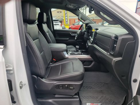 Used 2024 Chevrolet Silverado 1500 LTZ AWD/4WD image 12