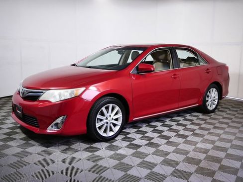 Used 2012 Toyota Camry XLE w/ Leather Pkg image 5