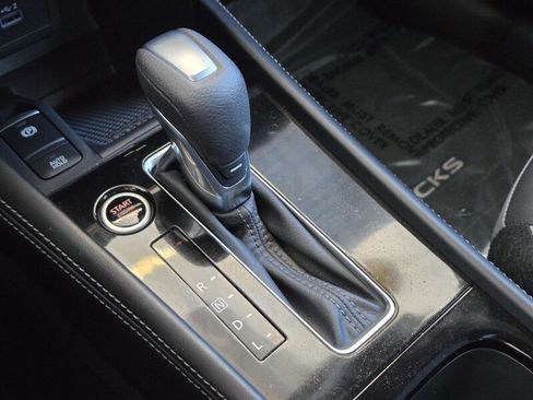 Used 2023 Nissan Kicks SR w/ SR Premium Package FWD image 32