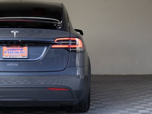 Used 2023 Tesla Model X image 13