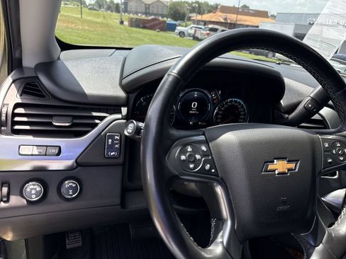 Used 2020 Chevrolet Suburban Premier AWD/4WD image 21