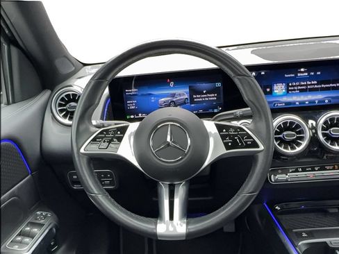 Used 2025 Mercedes-Benz GLB 250 4MATIC image 33