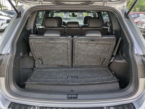 Used 2023 Volkswagen Tiguan SE R-Line FWD image 12