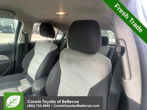 Used 2016 Chevrolet Cruze LS FWD image 14