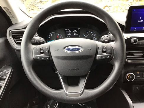 Used 2022 Ford Escape SE image 15