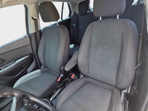 Used 2017 Chevrolet Trax LS FWD image 12