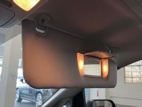 Used 2018 Toyota Sienna XLE image 31