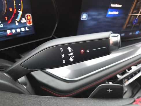 Used 2025 Chevrolet Suburban RST image 65