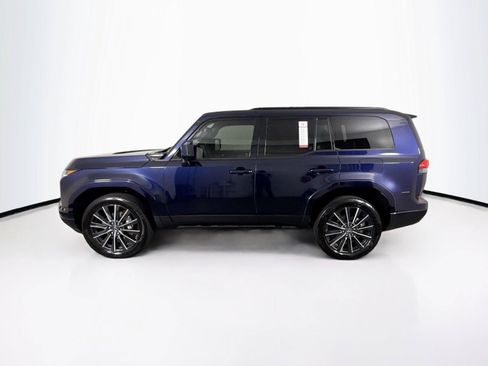 Used 2025 Lexus GX 550 w/ Accessory Package (2T) AWD/4WD image 14