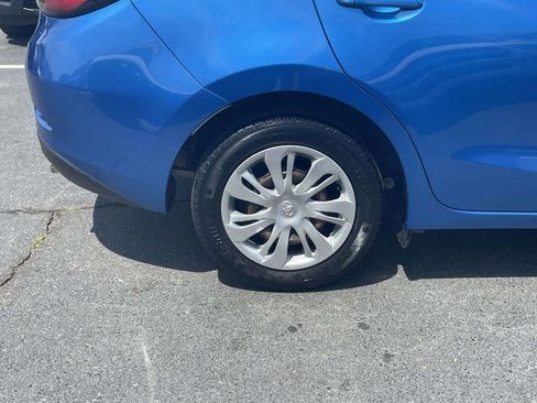 Used 2019 Toyota Yaris L FWD image 8