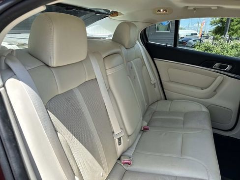 Used 2011 Lincoln MKS FWD image 10