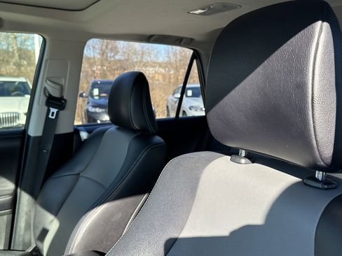 Used 2017 Toyota 4Runner SR5 Premium image 18