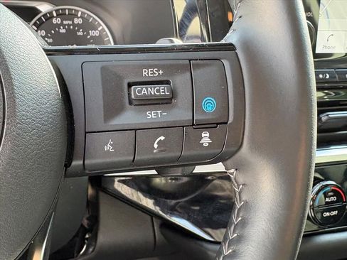 Certified 2025 Nissan Pathfinder SL image 17