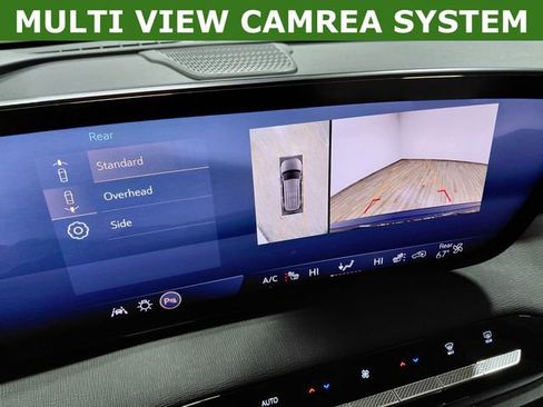 Used 2025 Buick Enclave Preferred AWD/4WD image 9