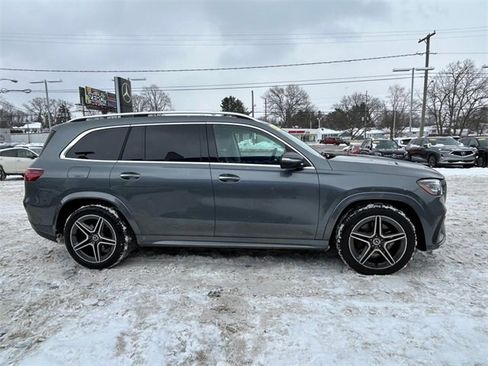Used 2024 Mercedes-Benz GLS 450 4MATIC image 5