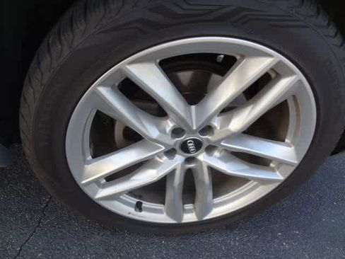 Used 2018 Audi Q7 3.0T Prestige AWD/4WD image 12