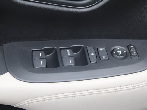 New 2026 Honda HR-V LX image 17