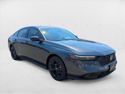 New 2025 Honda Accord SE image 3