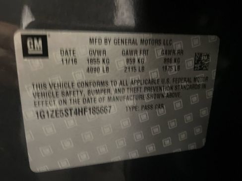 Used 2017 Chevrolet Malibu LT FWD image 27