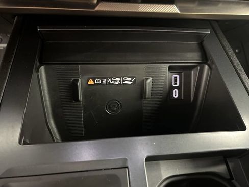 Used 2024 GMC Hummer EV 2X AWD/4WD image 36