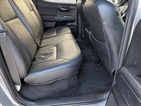 Used 2018 Toyota Tacoma TRD Off-Road image 16