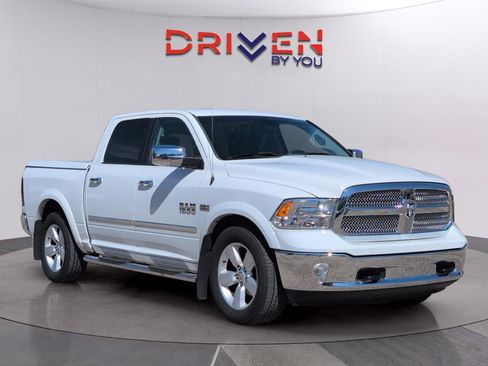 Used 2018 RAM 1500 SLT image 7