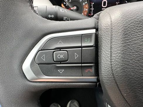 Used 2025 Jeep Compass Limited image 22