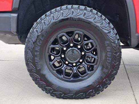 Certified 2025 Chevrolet Silverado 2500 ZR2 w/ ZR2 Bison Edition AWD/4WD image 13