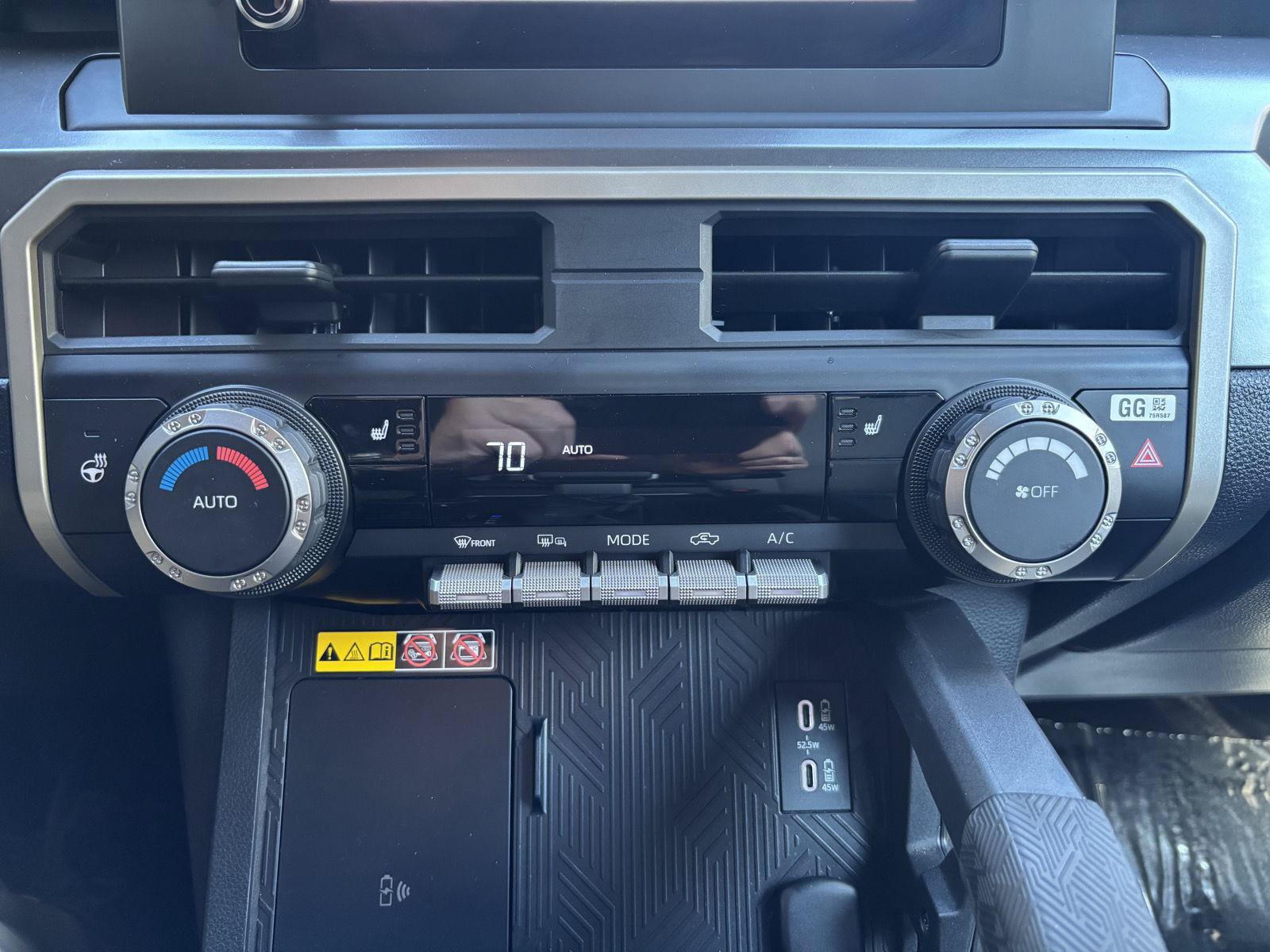 Used 2024 Toyota Tacoma SR5 AWD/4WD image 19