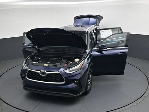 Used 2021 Toyota Highlander XLE FWD image 52