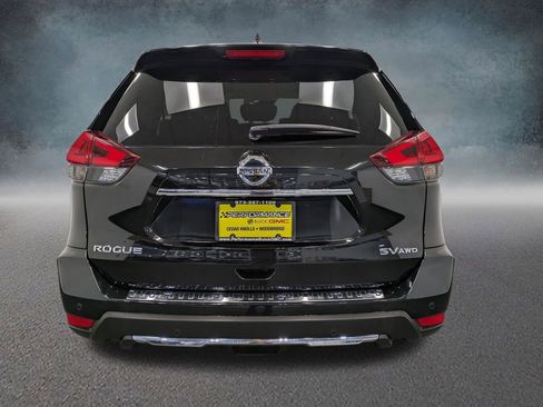 Used 2019 Nissan Rogue SV w/ Premium Package AWD/4WD image 5