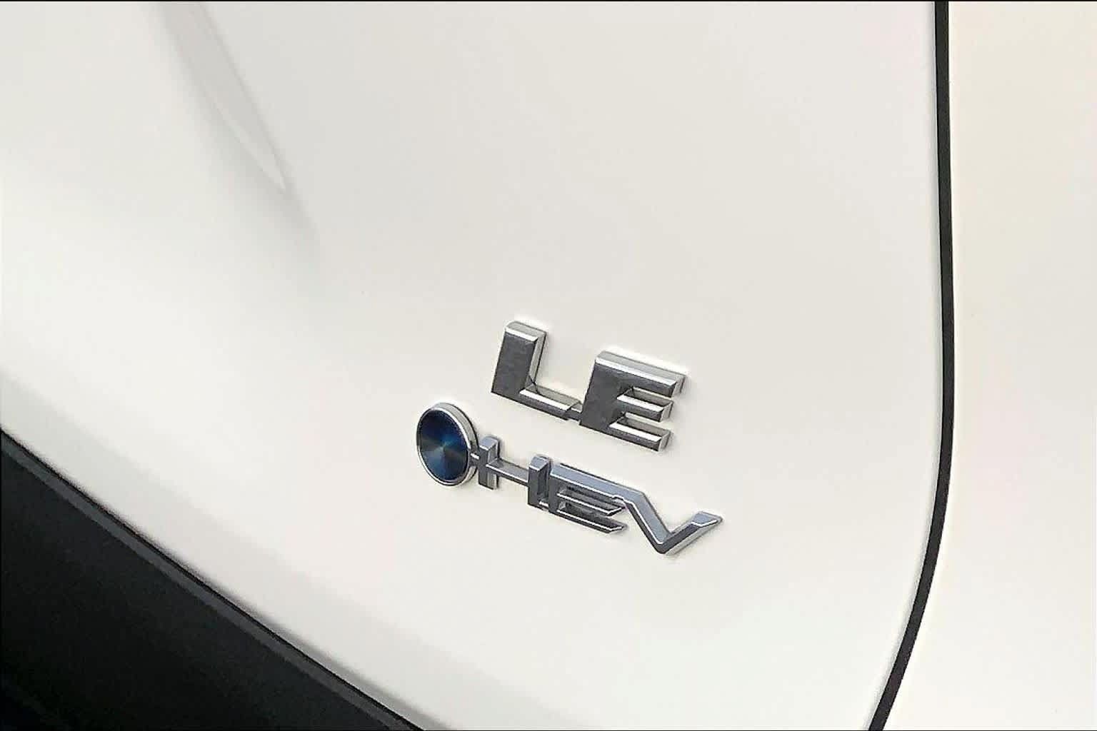 Used 2025 Toyota RAV4 LE AWD/4WD image 30