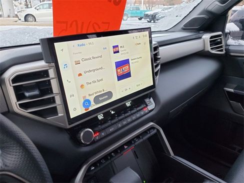 Used 2025 Toyota Tundra Limited image 28