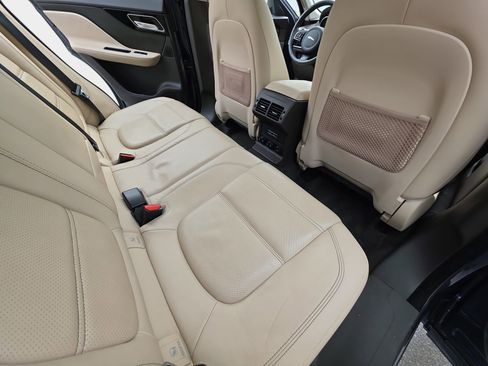 Used 2017 Jaguar F-PACE Prestige AWD/4WD image 11