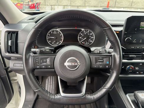 Used 2022 Nissan Pathfinder SL AWD/4WD image 15