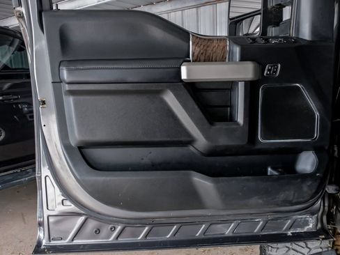 Used 2019 Ford F250 Lariat w/ Lariat Ultimate Package AWD/4WD image 43