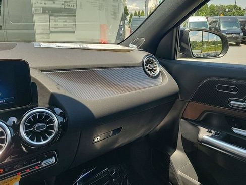 Certified 2025 Mercedes-Benz GLA 35 AMG 4MATIC image 28