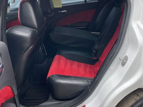 Used 2016 Dodge Charger SRT image 16