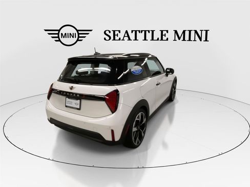 Certified 2025 MINI Cooper S image 10