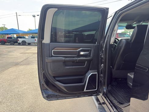 Used 2023 RAM 3500 Laramie AWD/4WD image 12