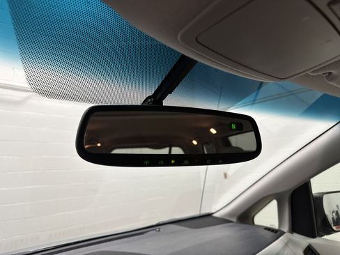 Used 2013 Toyota Sienna XLE image 27